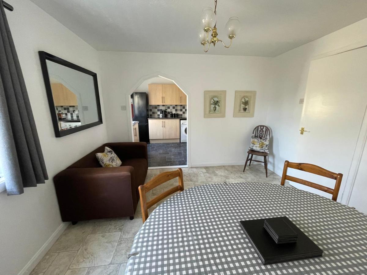 The Number Eleven Apartment Kilmuir  Esterno foto